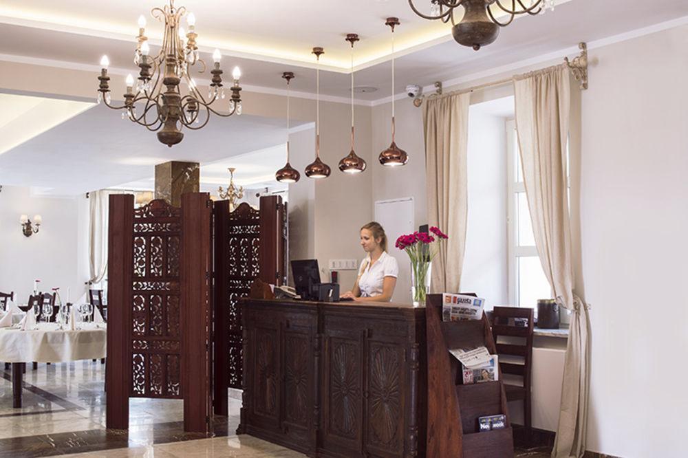 Orient Palace Bielany Wrocławskie 외부 사진