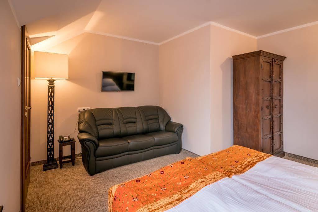 Orient Palace Bielany Wrocławskie 외부 사진
